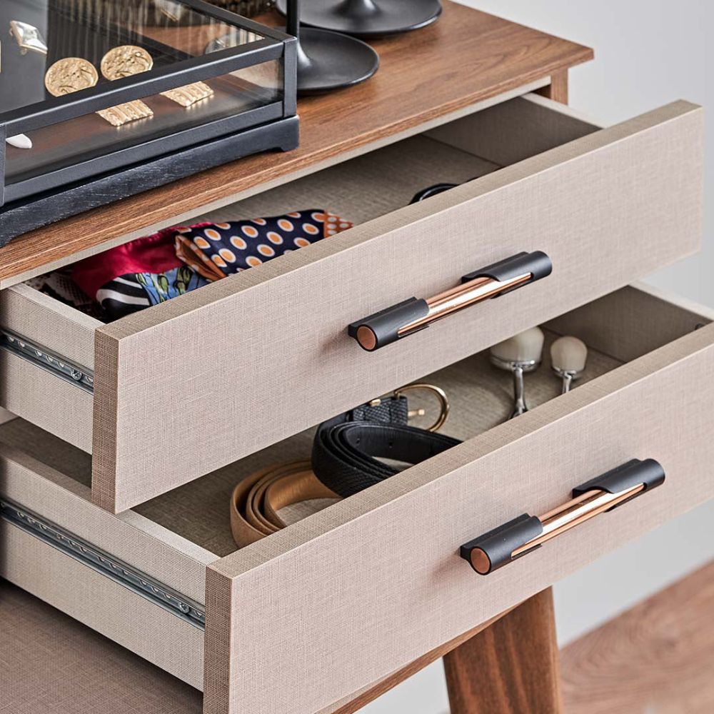 Tokyo Makeup Table open